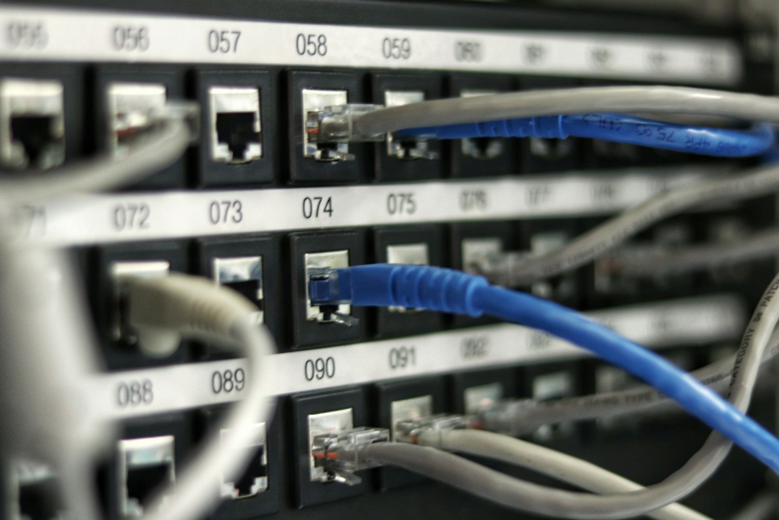 OwnHost NVMe SSD hosting ve cloud veri merkezi altyapısı